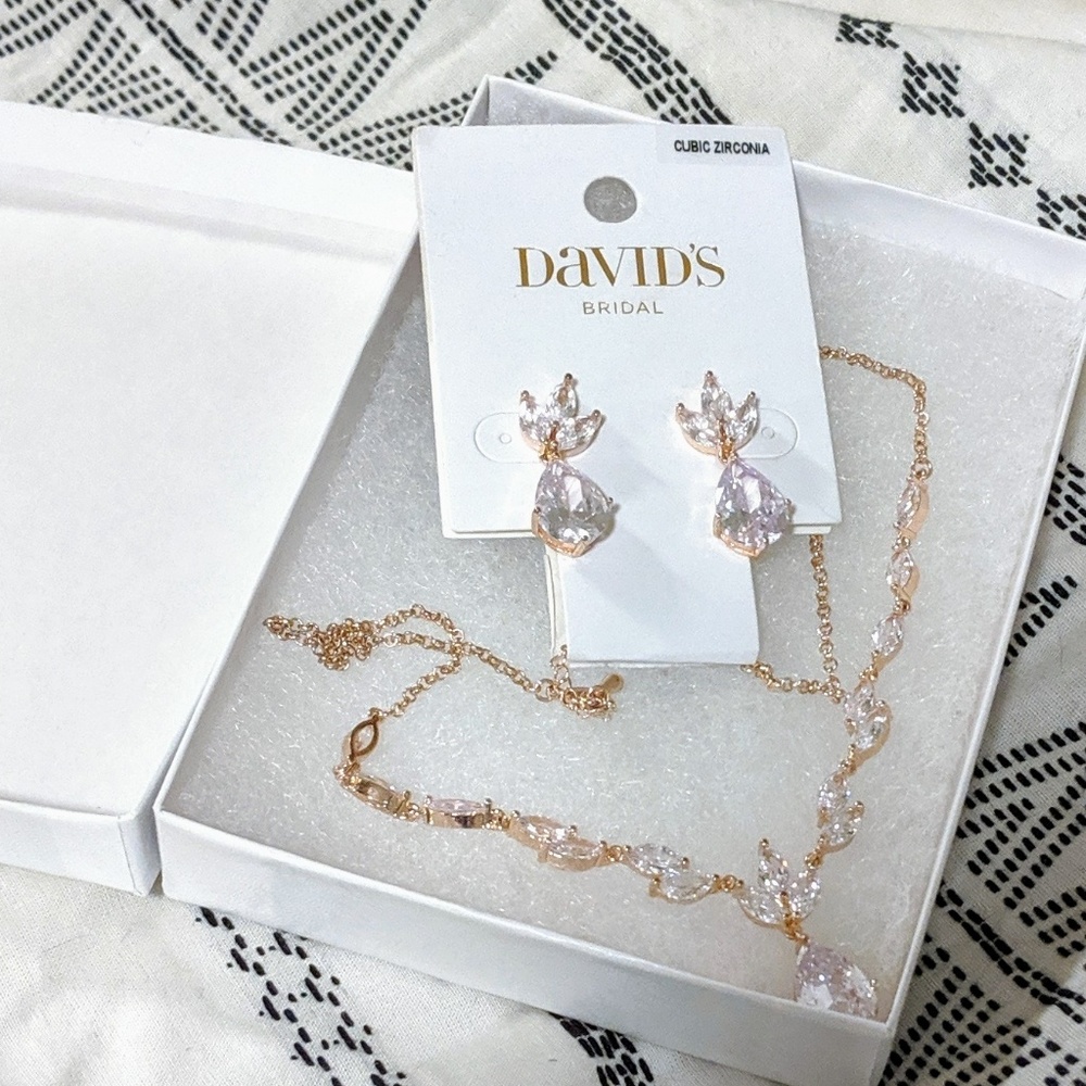 Leafy cubic zirconia necklace & earring set.